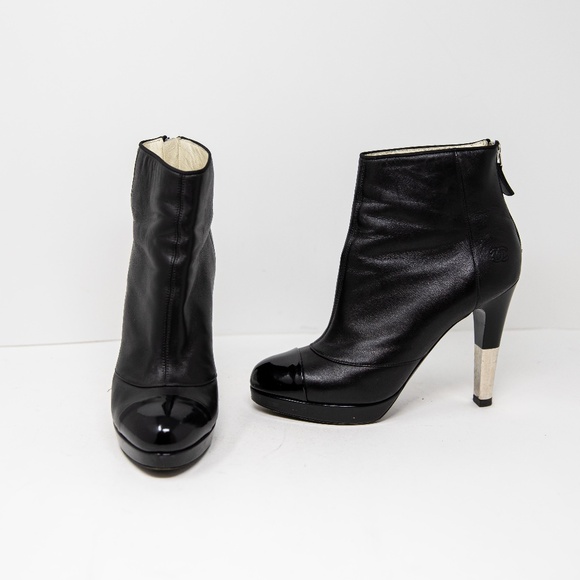 Chanel Genuine Leather Cap Toe Hammered High Heel Ankle Booties Shoes Black 38.5 - Picture 1 of 4